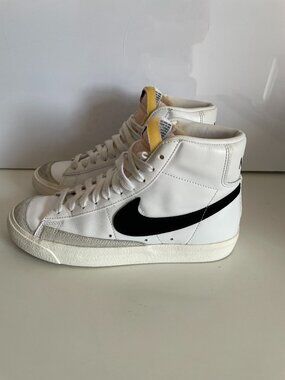Nike Blazer Mid '77 White Black CZ1055-100 Women’s Sz 7.5